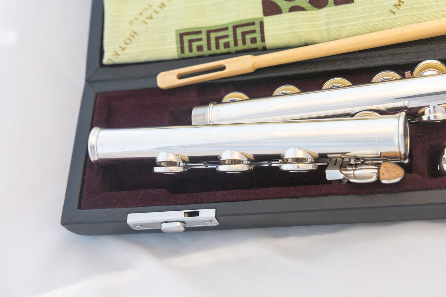 Yamaha YFL-574H Professional Flute Silver Head Open-hole Offset-G Split-E Low-B *Cleaned & Serviced