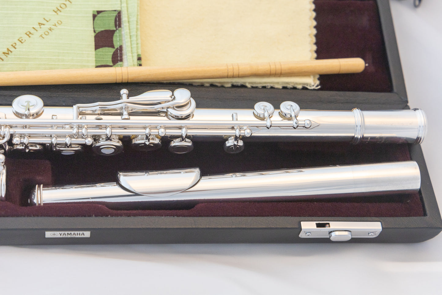 Yamaha YFL-574H Professional Flute Silver Head Open-hole Offset-G Split-E Low-B *Cleaned & Serviced