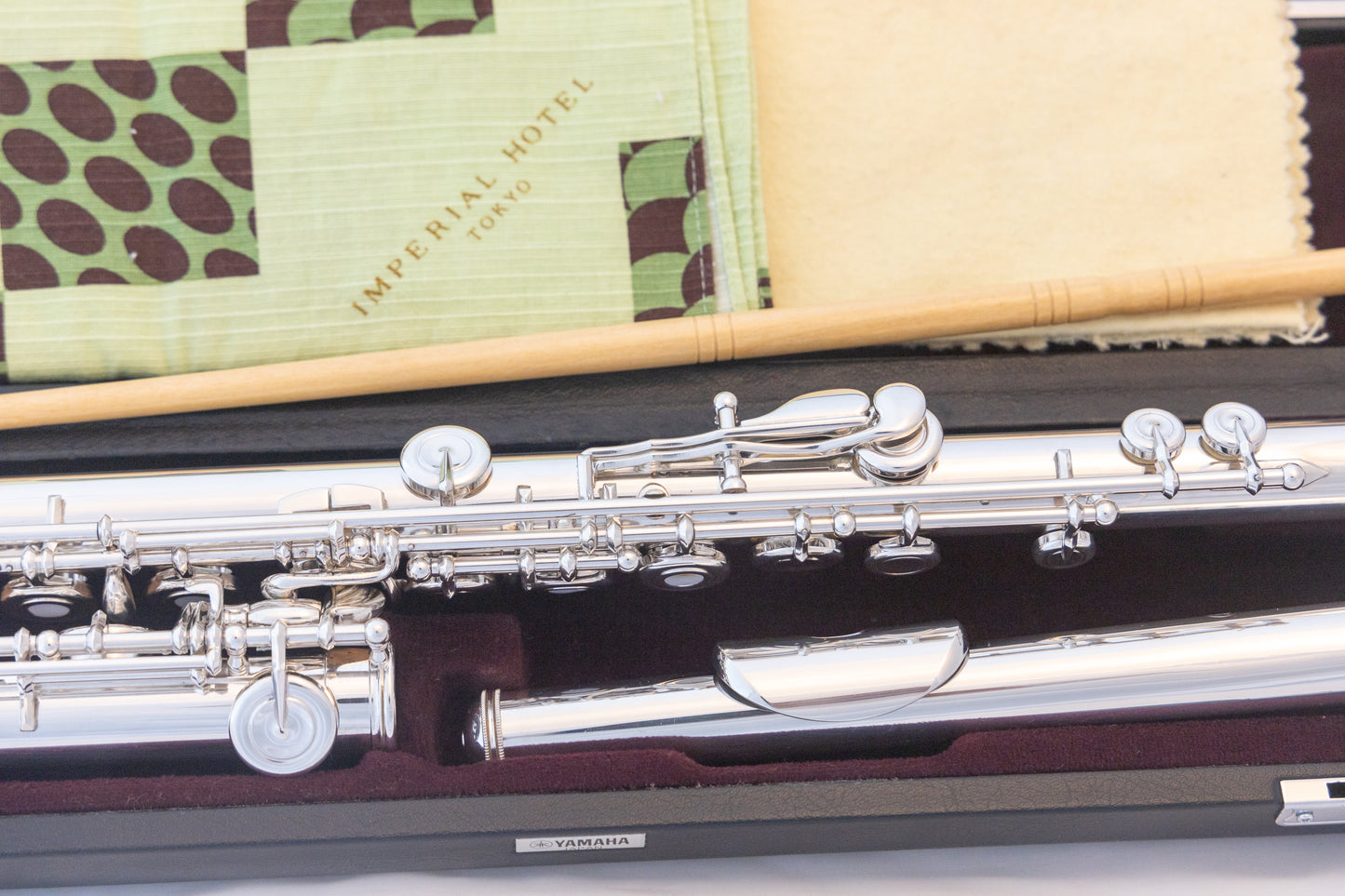 Yamaha YFL-574H Professional Flute Silver Head Open-hole Offset-G Split-E Low-B *Cleaned & Serviced